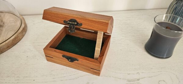 Coffret à bijoux rectangulaire en cèdre – Image 2