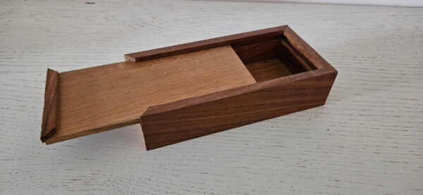 Plumier en bois de niangon et chêne