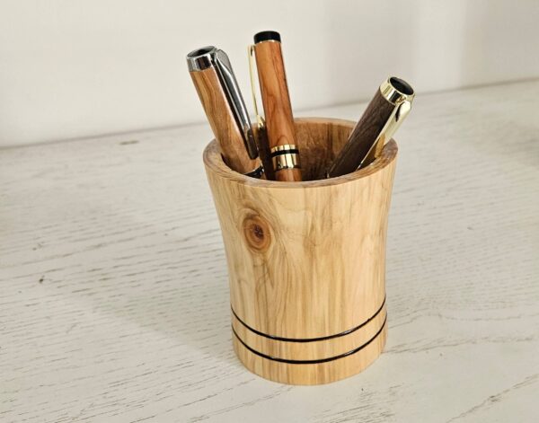 Pot à crayons artisanal en cyprès – Image 4
