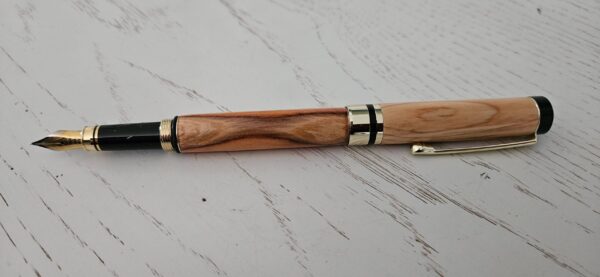 Stylo Plume Elégance en bois d'If Plaqué Or 14K – Image 3