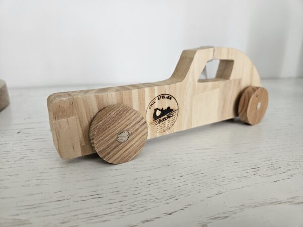 Voiture en bois