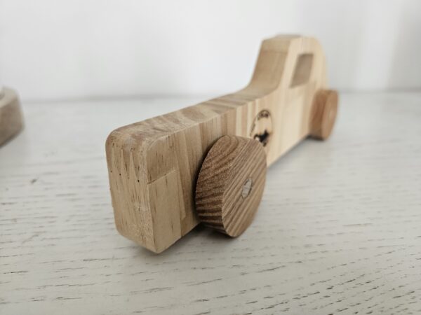Voiture en bois – Image 2