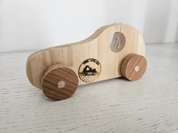 Voiture en bois