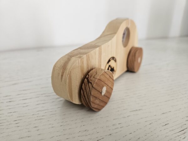 Voiture en bois – Image 2
