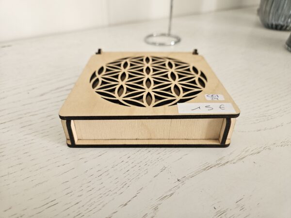 Vide-poche en bois découpé au laser