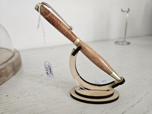 Stylo artisanal en bois de cade