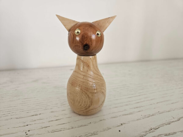 Famille de chats en bois tourné - Une touche artisanale et chaleureuse pour votre intérieur – Image 3