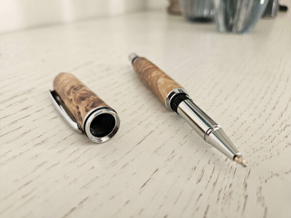 Stylo Roller en loupe d'érable (chromé) – Image 3