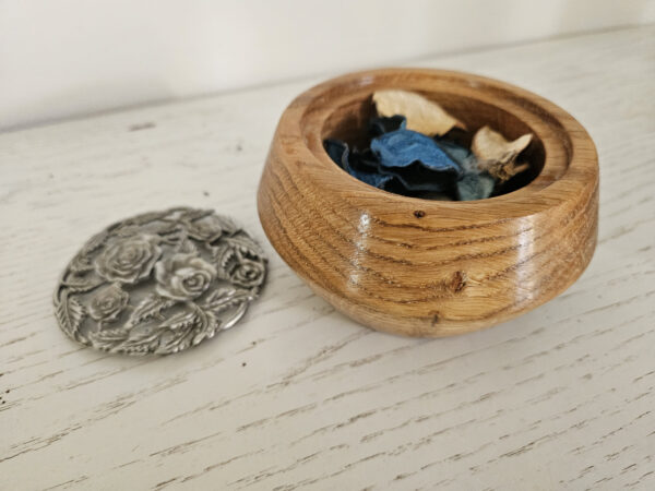 Pot pourri en chêne, couvercle en étain – Image 2
