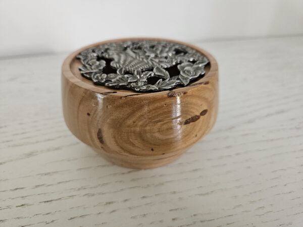 Pot pourri en merisier, couvercle en étain – Image 5