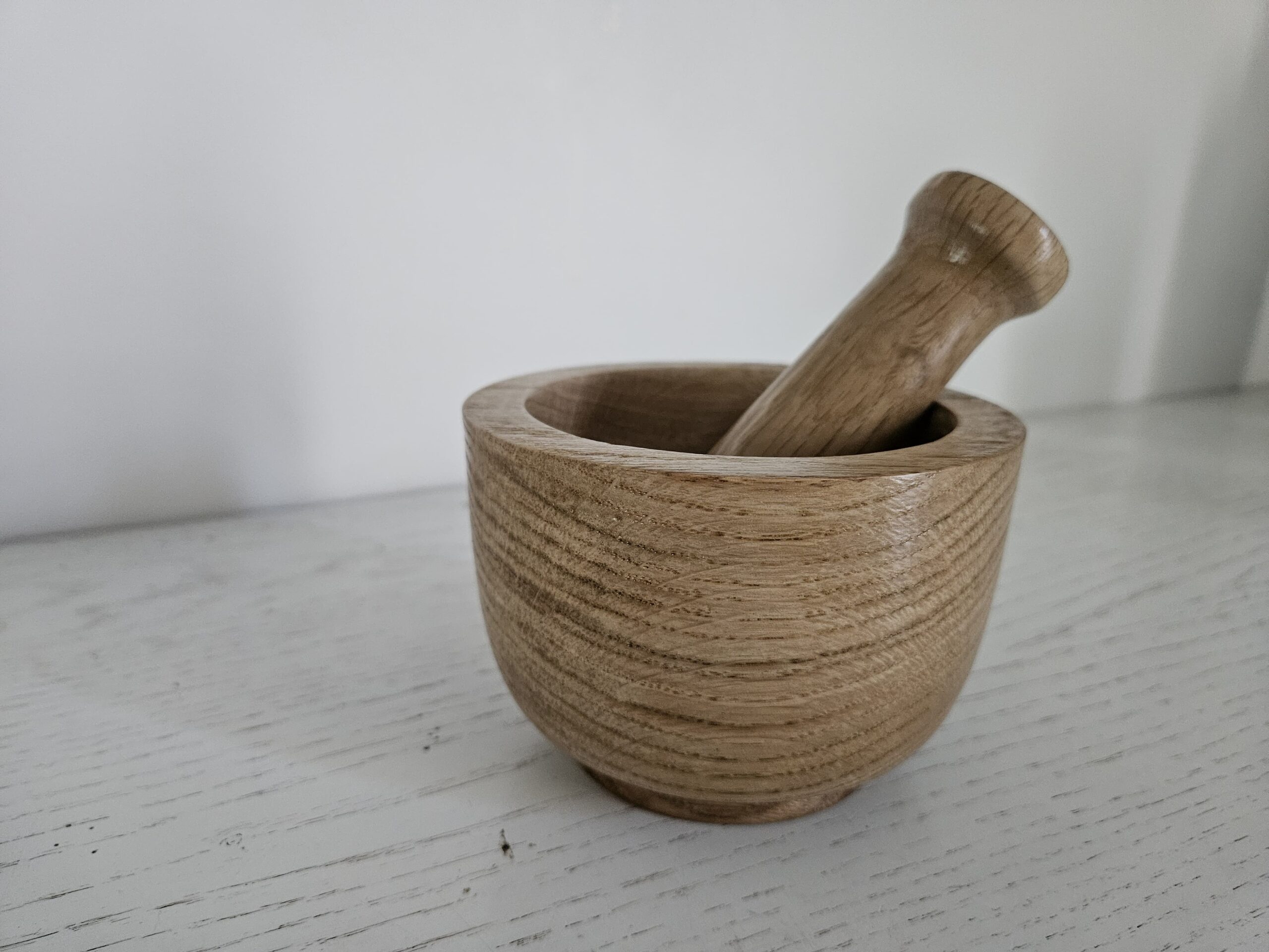 Mortier et pilon en bois de chêne