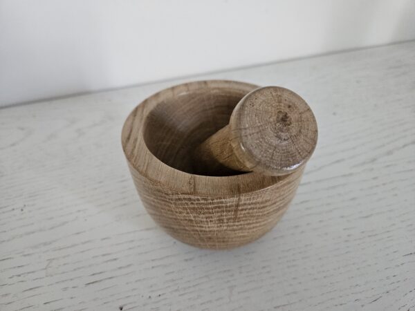 Mortier et pilon en bois de chêne – Image 3