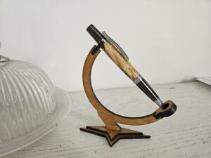 Stylo bois et métal (l'élégance durable)
