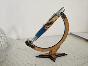 Stylo bille "luxe" en loupe d'érable et résine