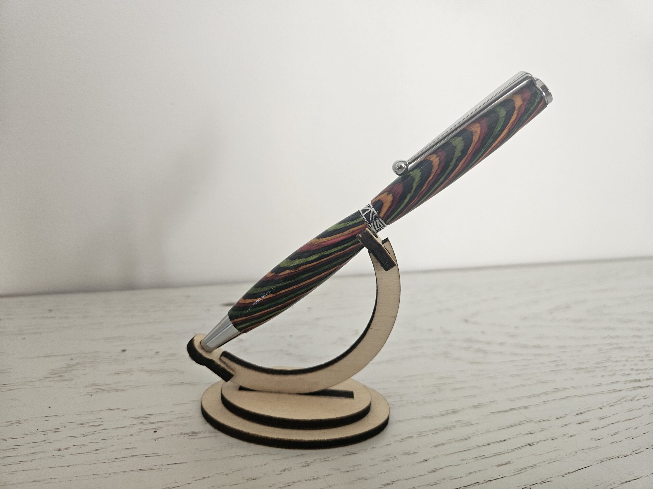 Stylo bille en bois collé multicolore – Image 3