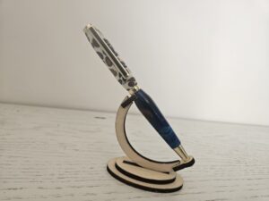 Stylo bille en grains de café et résine bleue