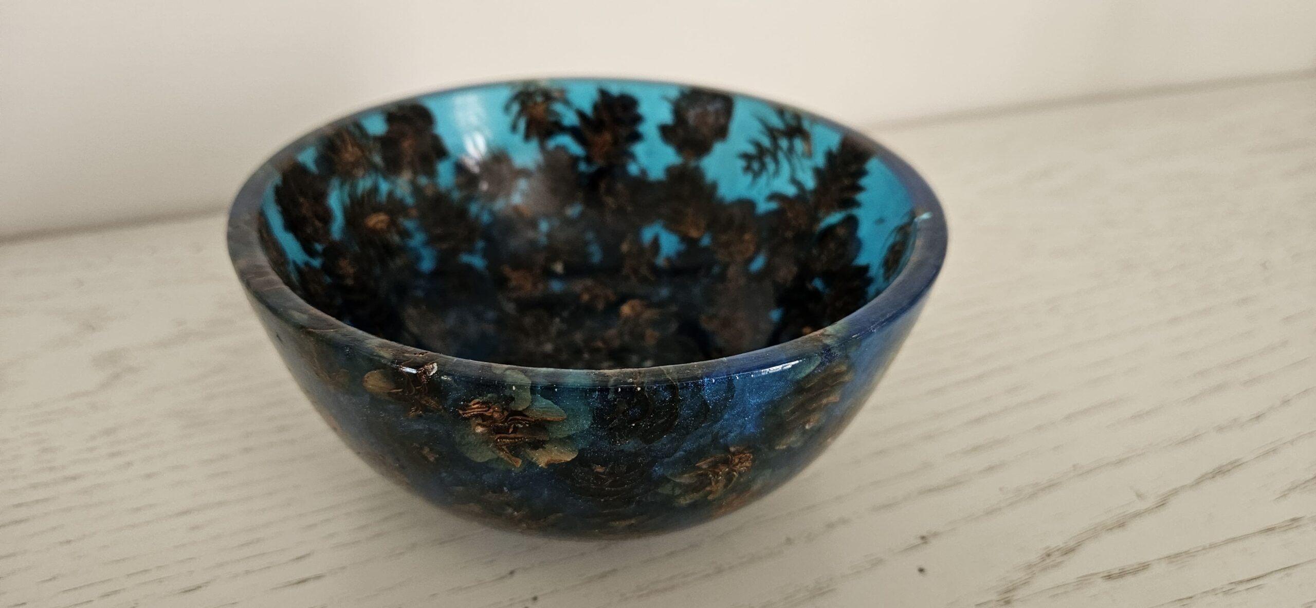 Bol en résine artisanal – Image 3