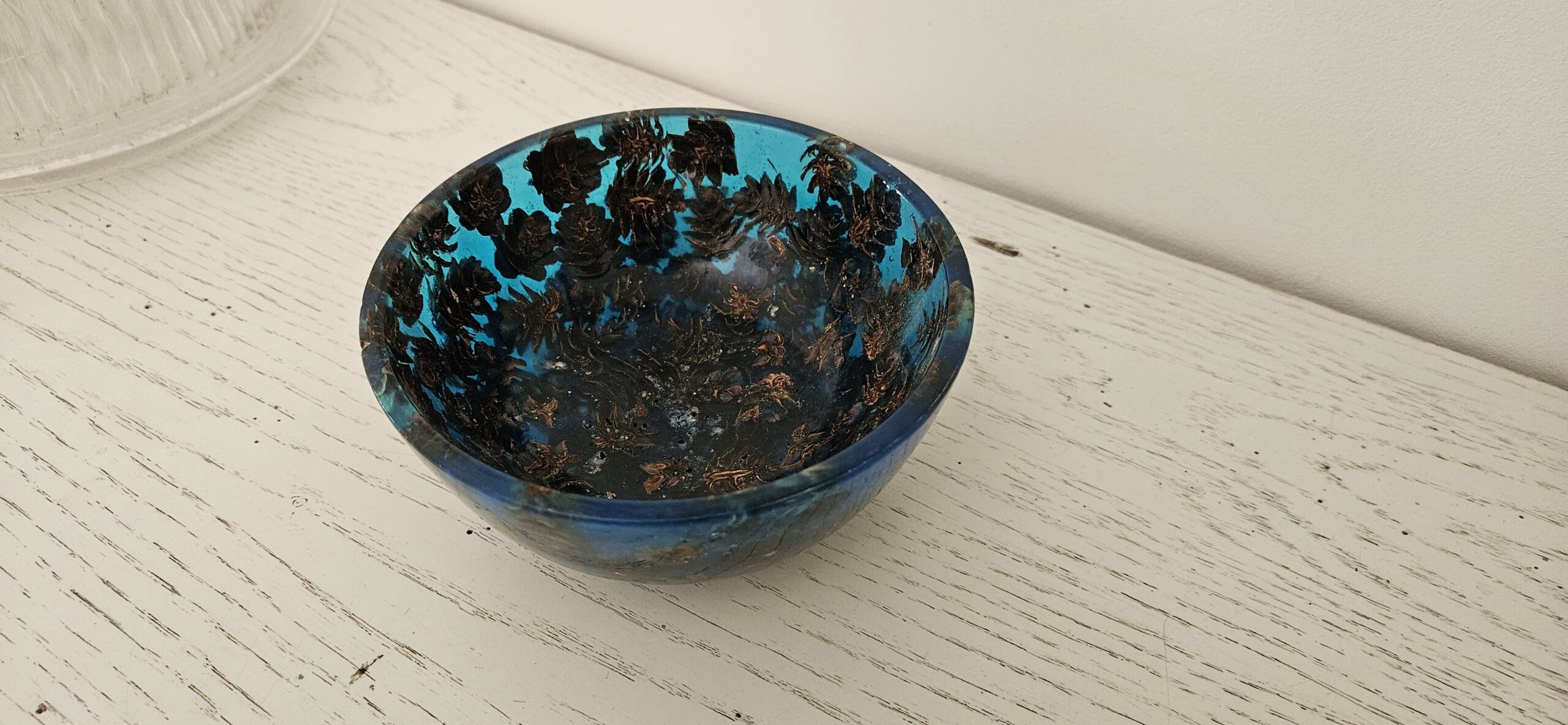 Bol en résine artisanal – Image 2