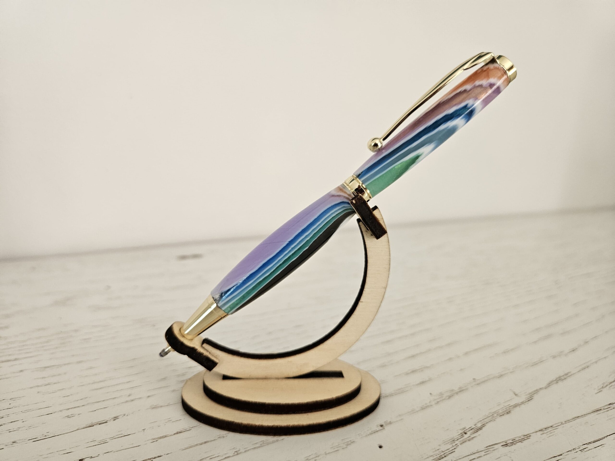 Stylo bille artisanal en résine – Image 4