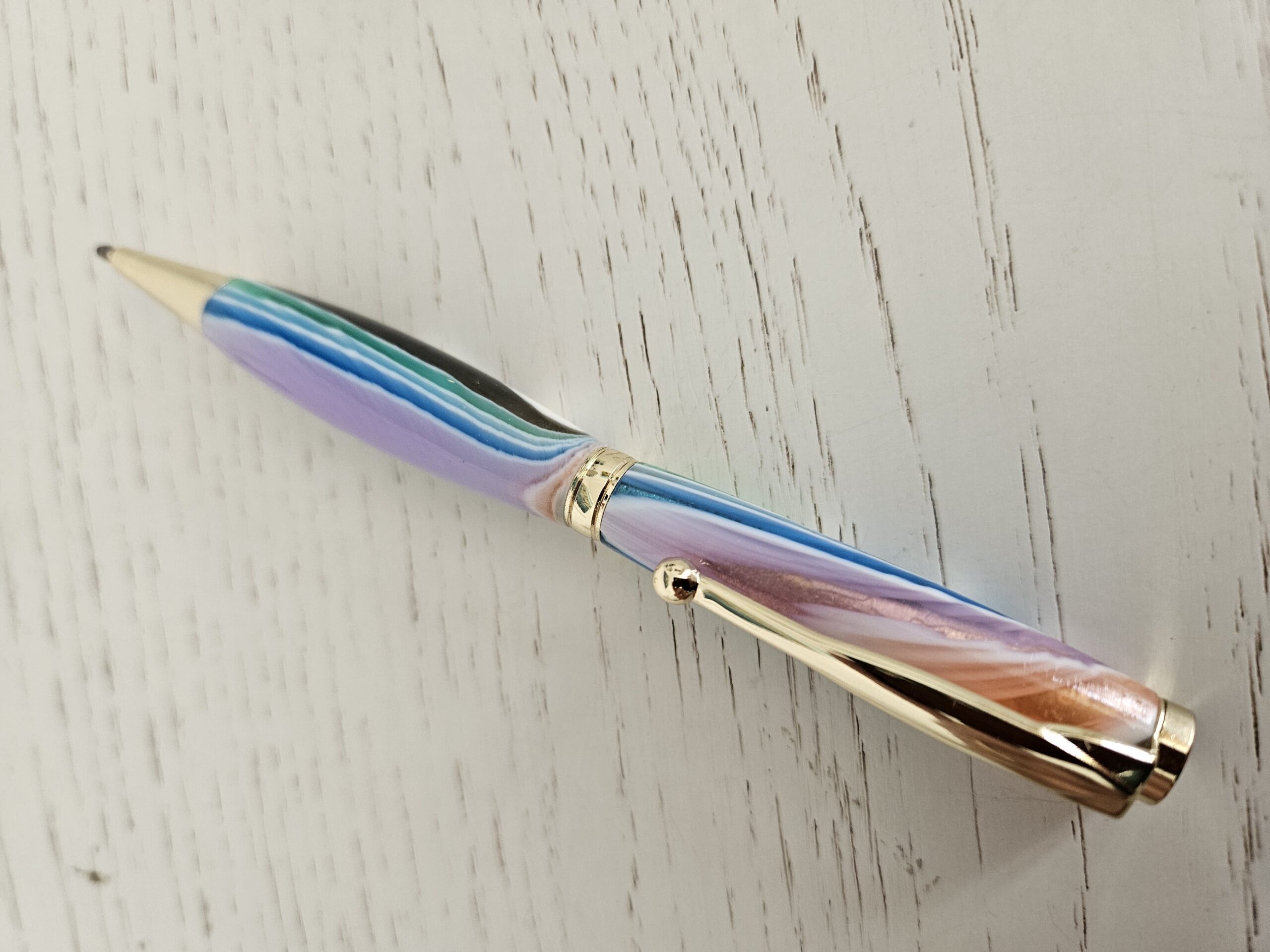 Stylo bille artisanal en résine – Image 5