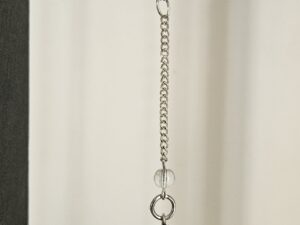 Pendule en bois et résine avec chaine et perles des 7 chakras