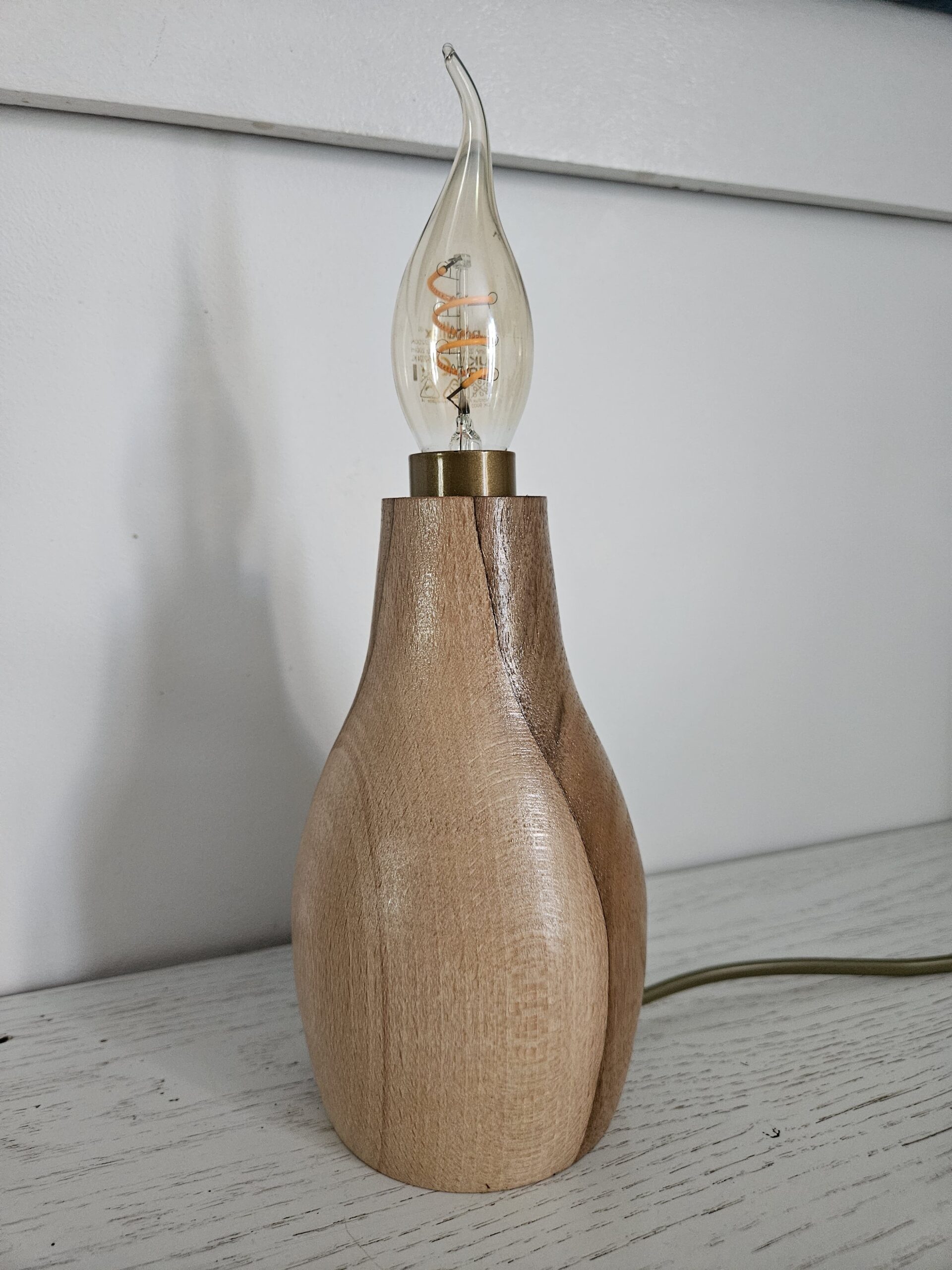 Lampe artisanale en bois de noyer, de hêtre et de cèdre – Image 6
