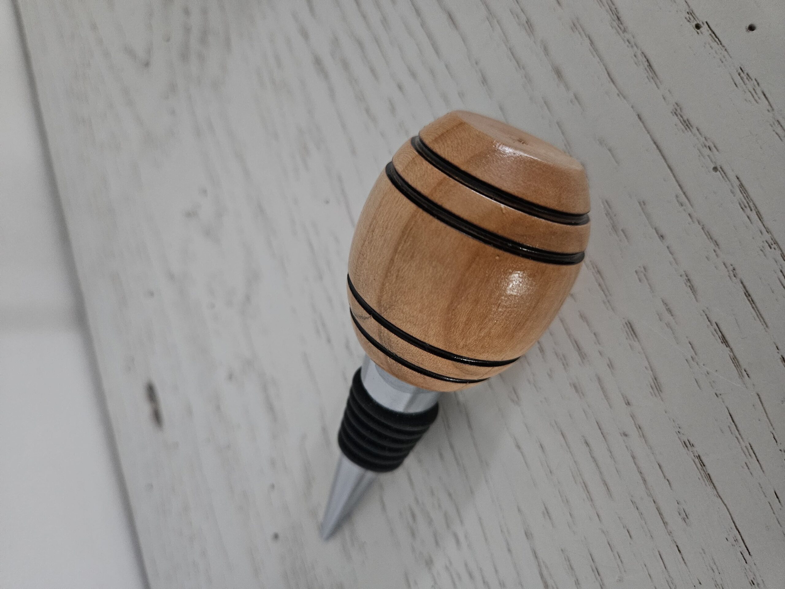 Bouchon de bouteille artisanal en bois de cerisier.