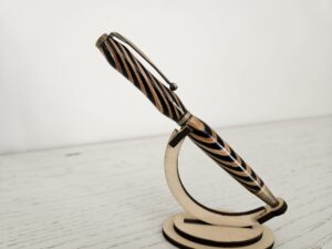 Stylo bille en bois lamellé collé