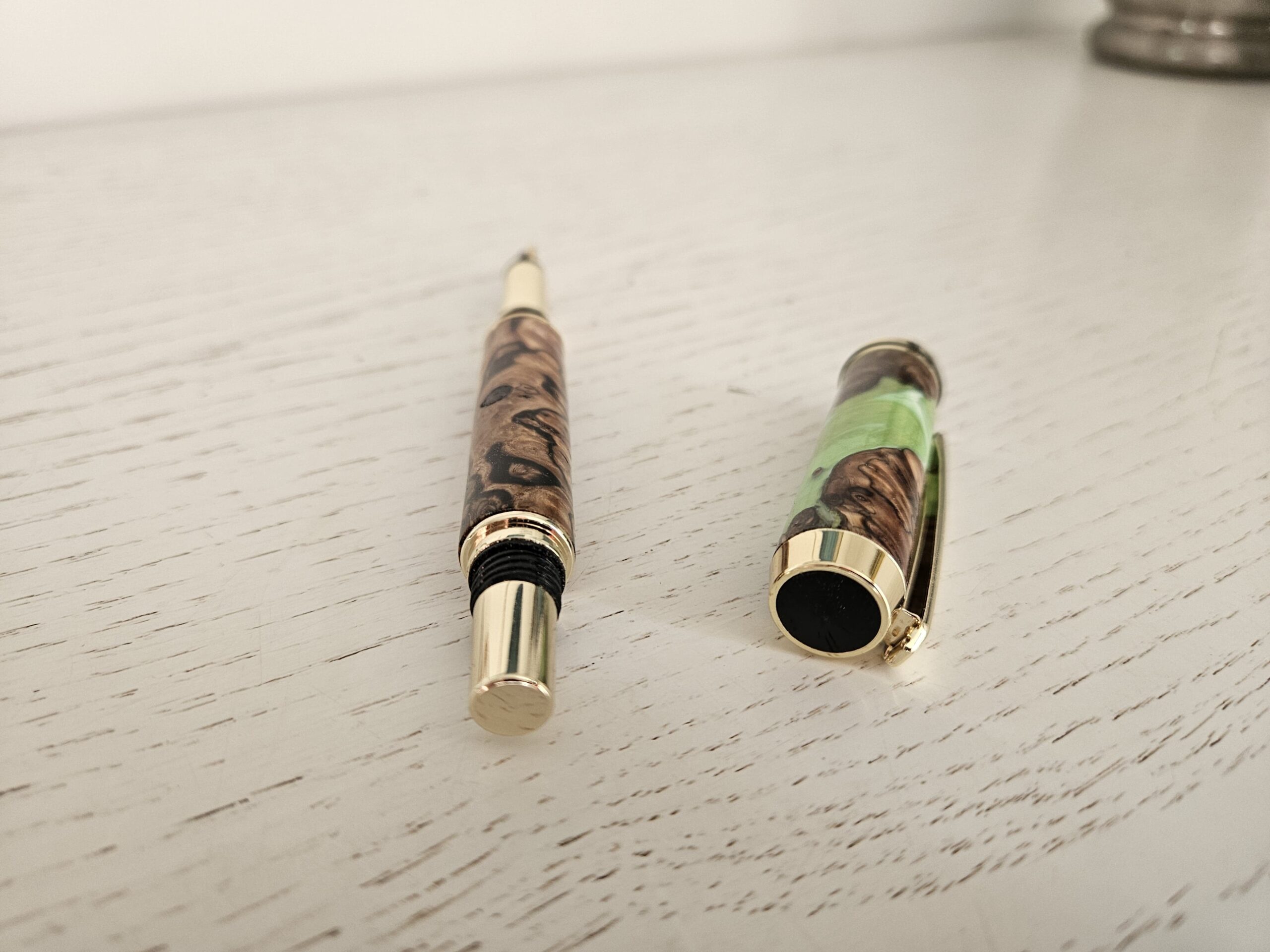 Stylo plume en bois et résine – Image 4