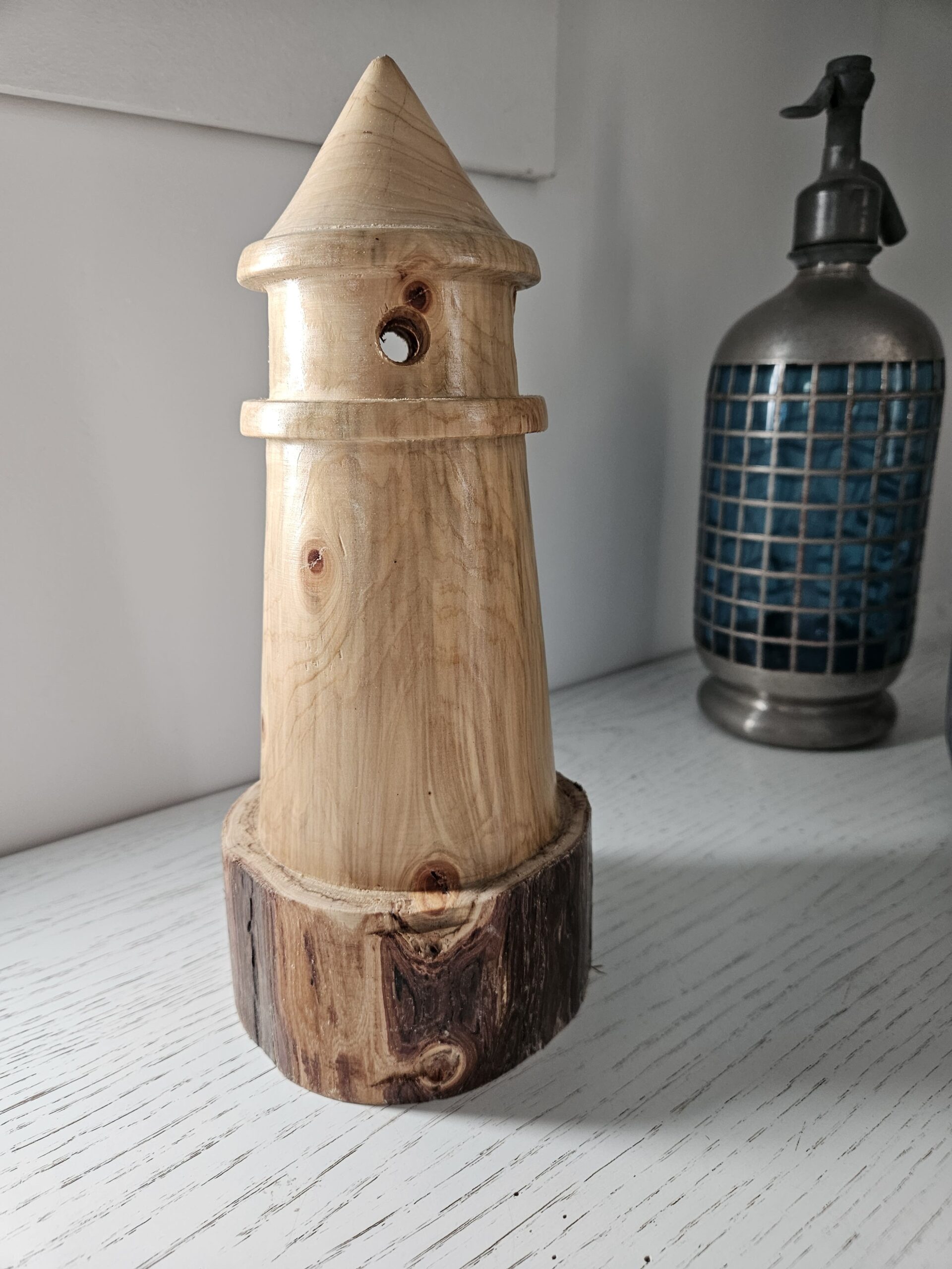 Phare en bois de tuya – Image 5