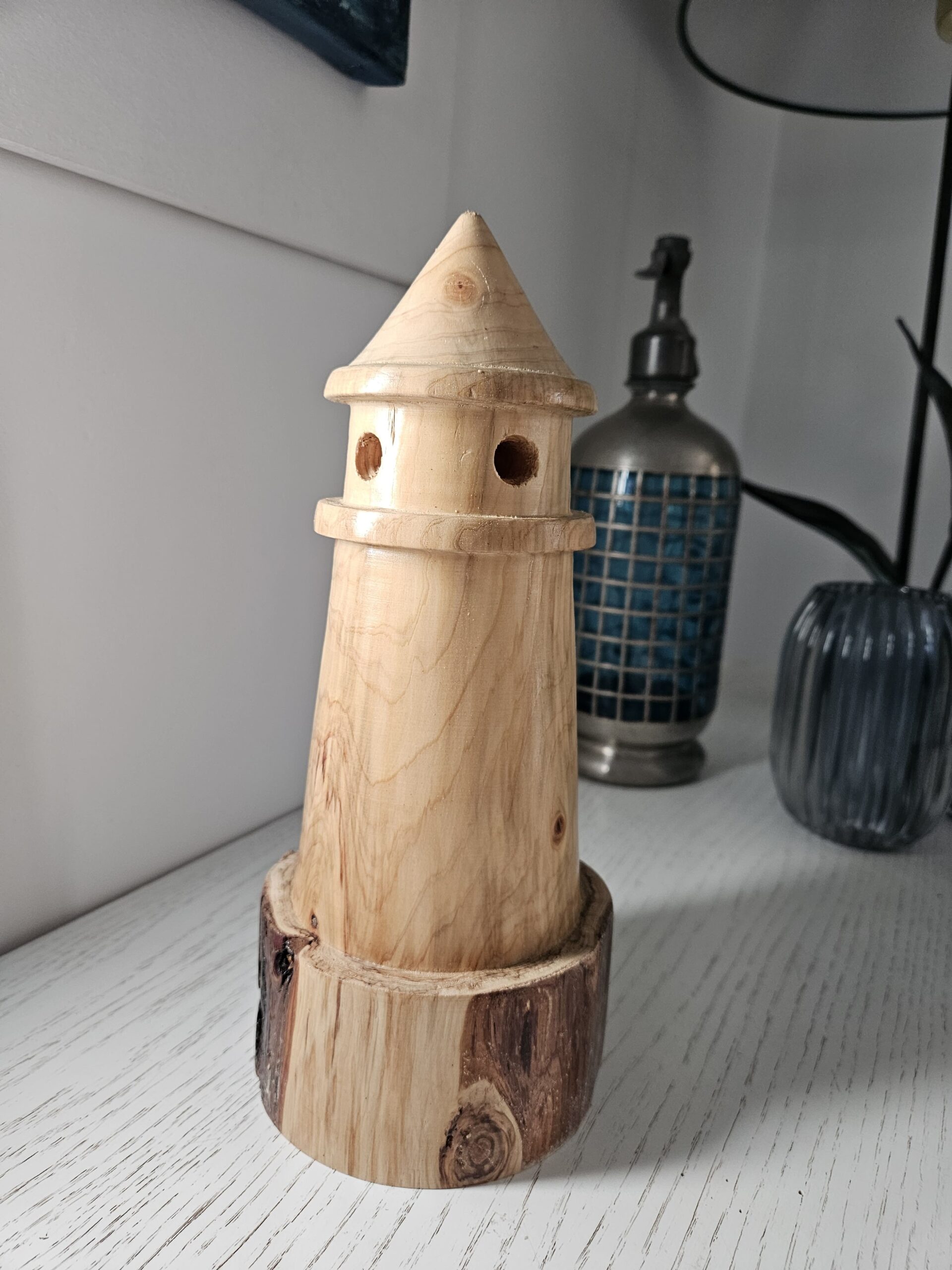 Phare en bois de tuya – Image 2