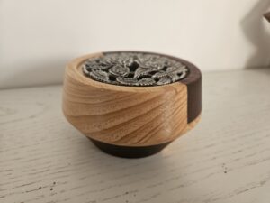 pot pourri en bois exotique et pin d'alep