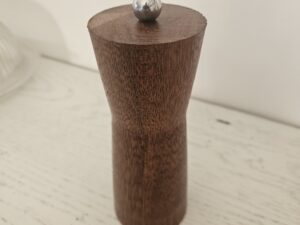 Moulin à poivre en bois de niangon