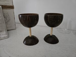 verre sur pied en noix de coco