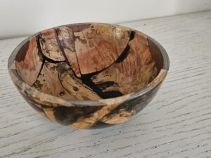 Bol en bois et résine