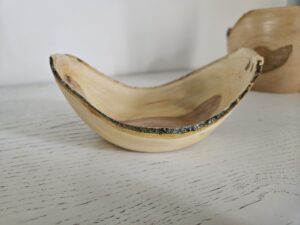 Vide poche en bois de pommier tourné en bois vert