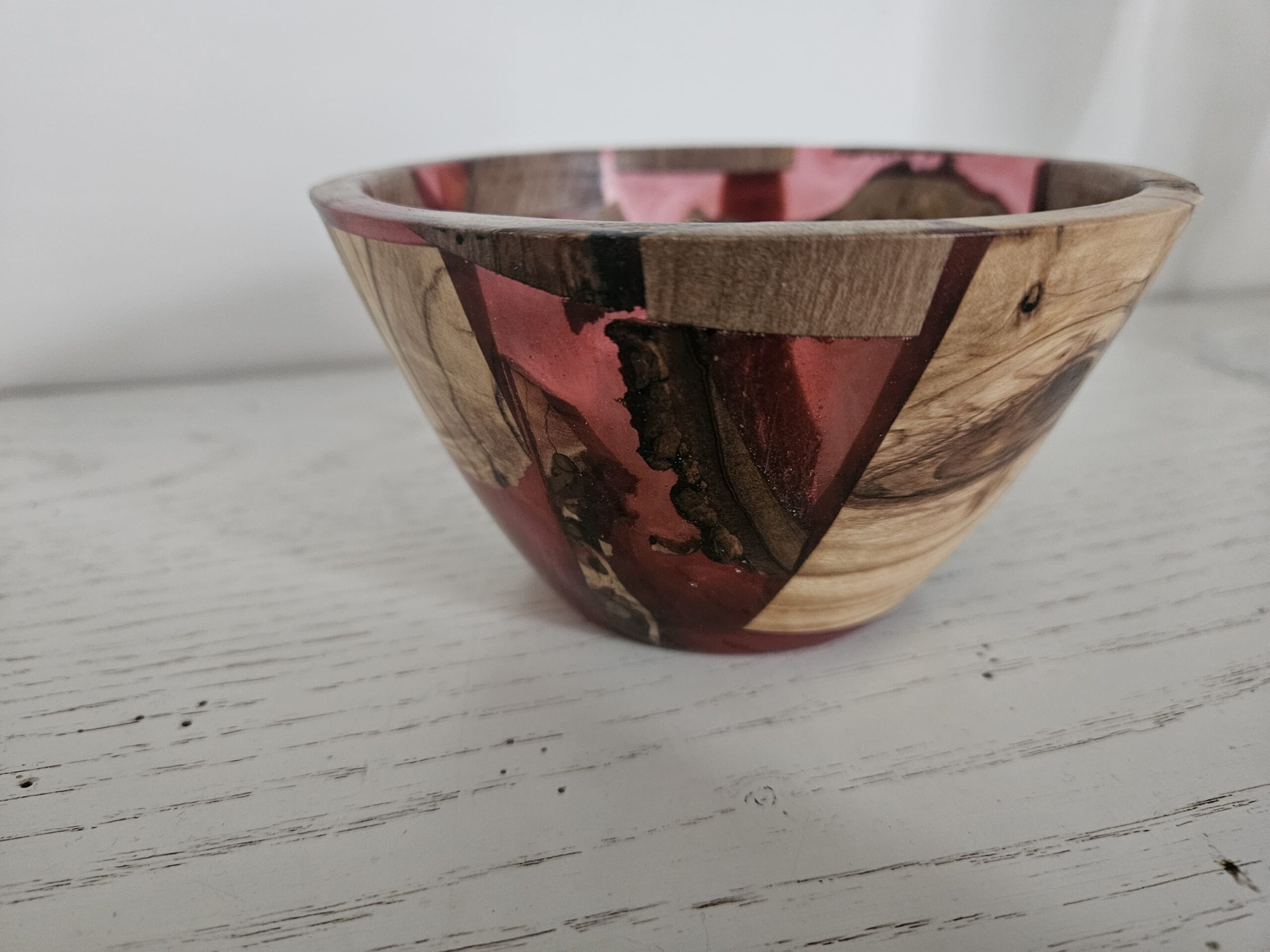 Bol en bois et résine – Image 3