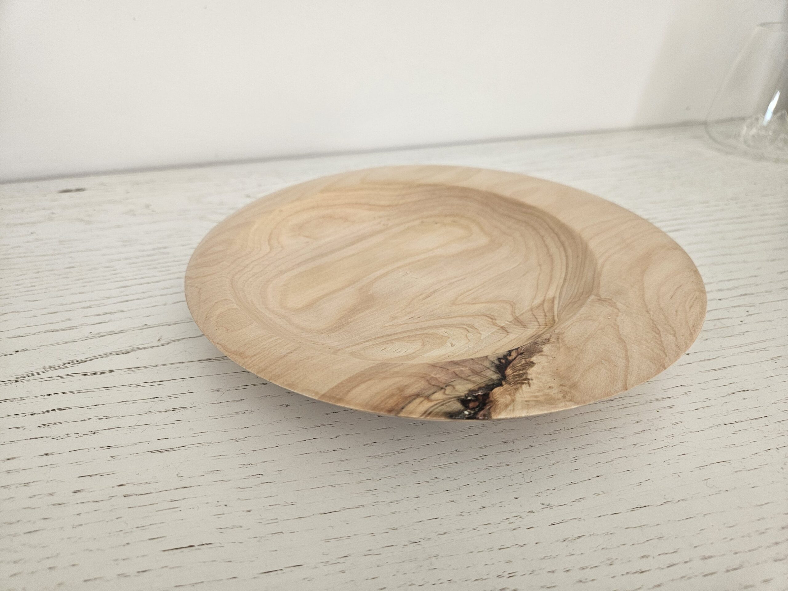 Assiette en bois de tuya (tournage décentré) – Image 4