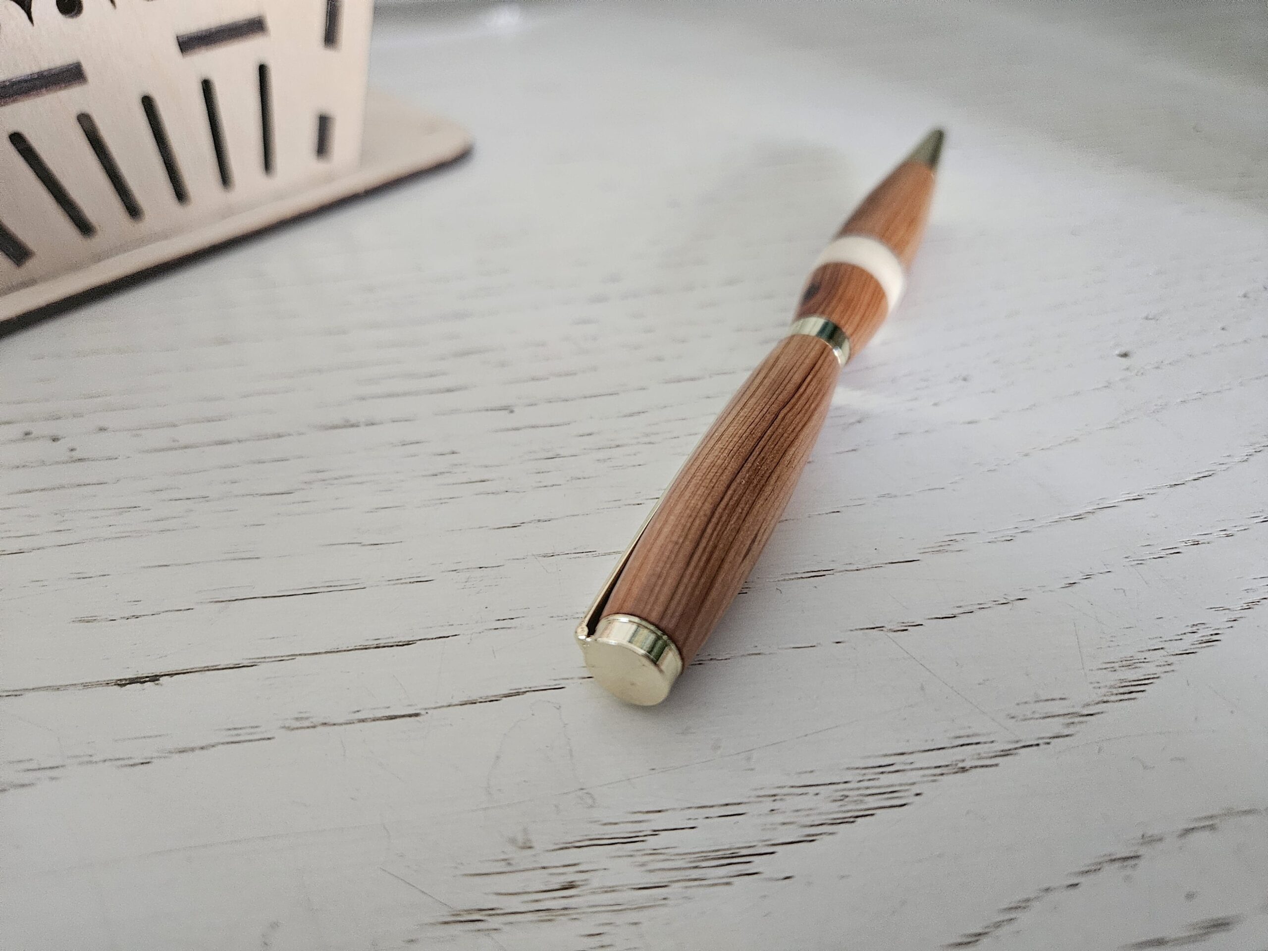 Stylo bille en bois de cade, inclusion d'os – Image 4