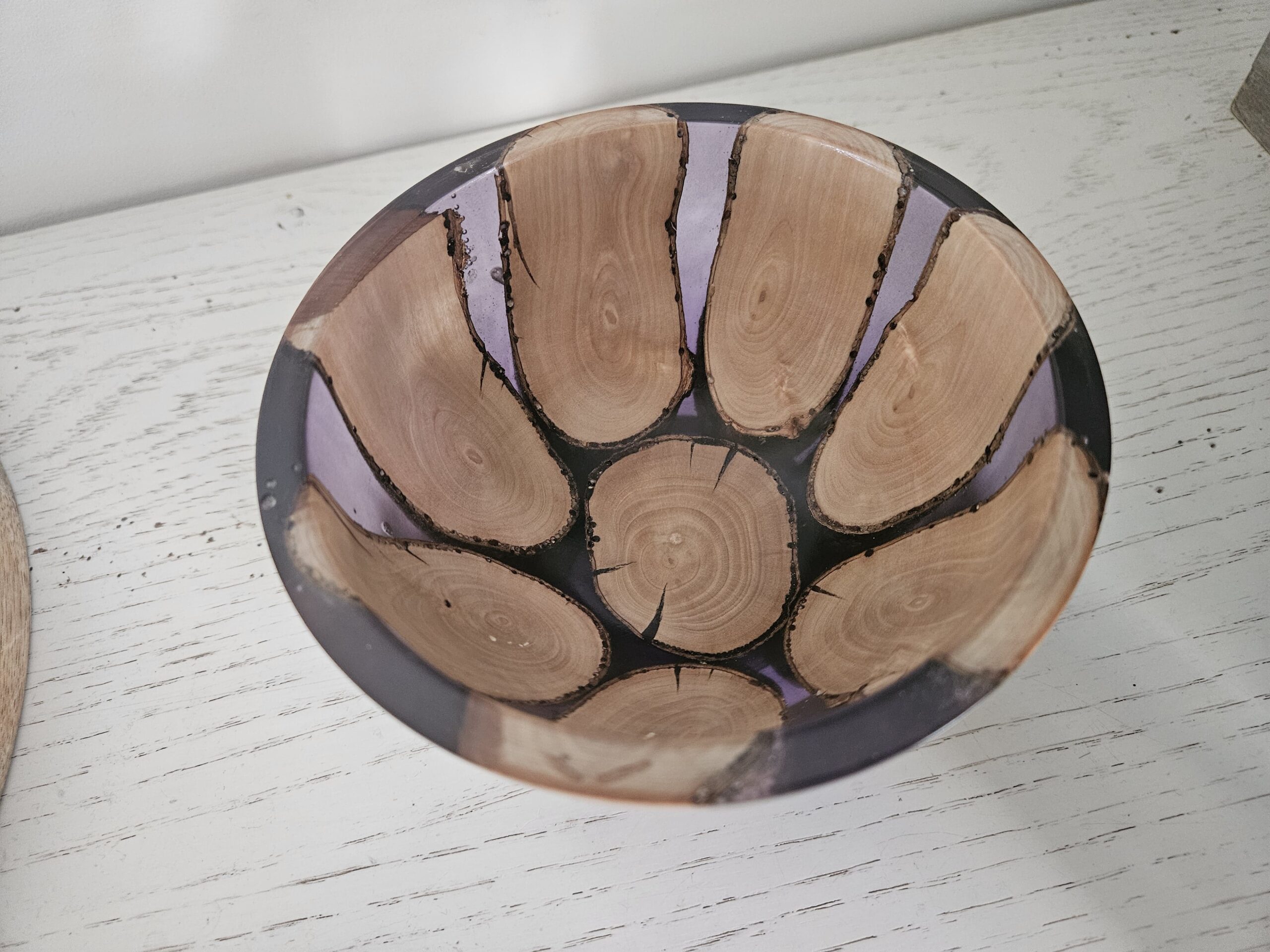 Bol en bois d'olivier et résine – Image 2