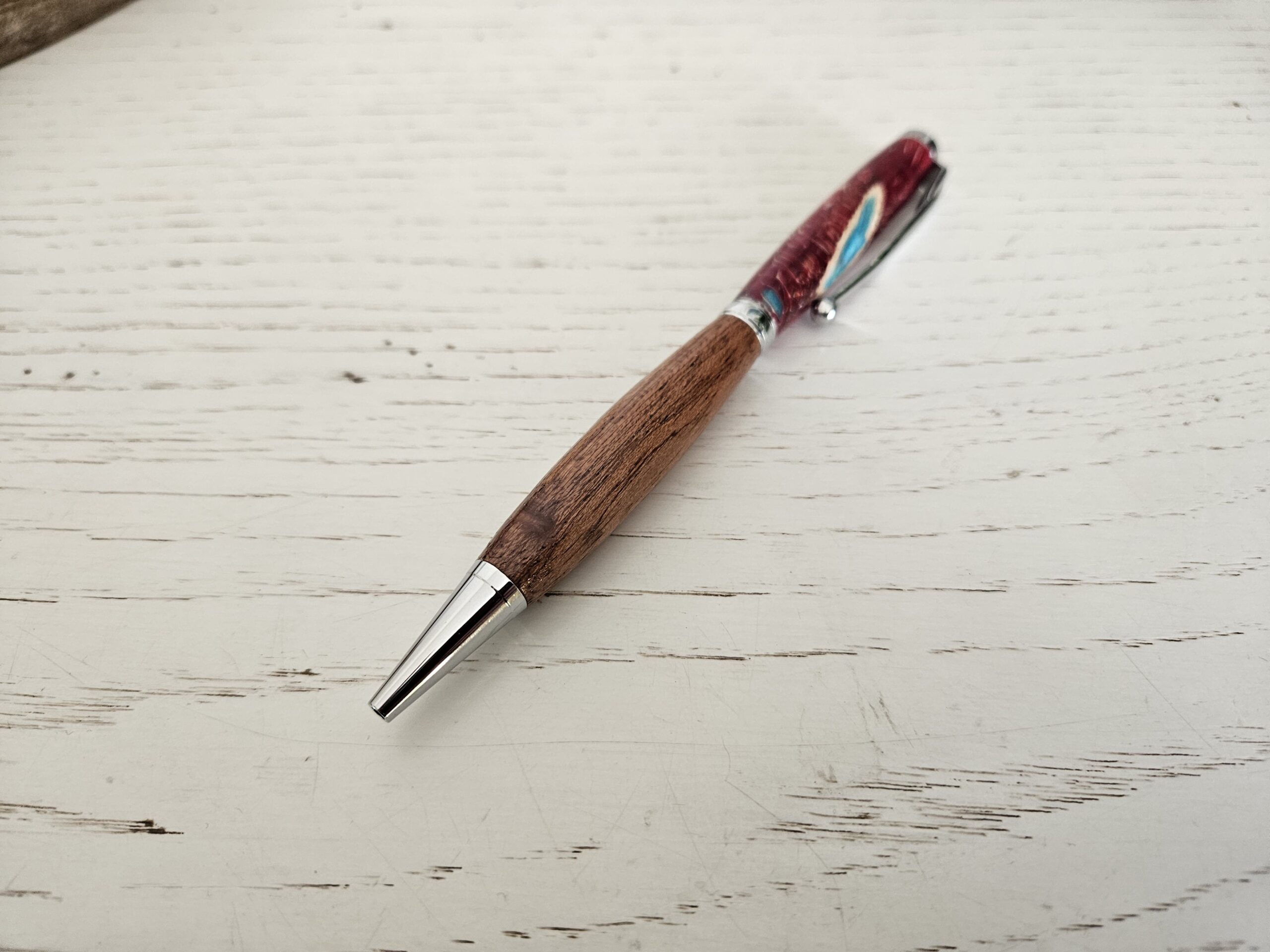 Stylo en bois et résine – Image 4