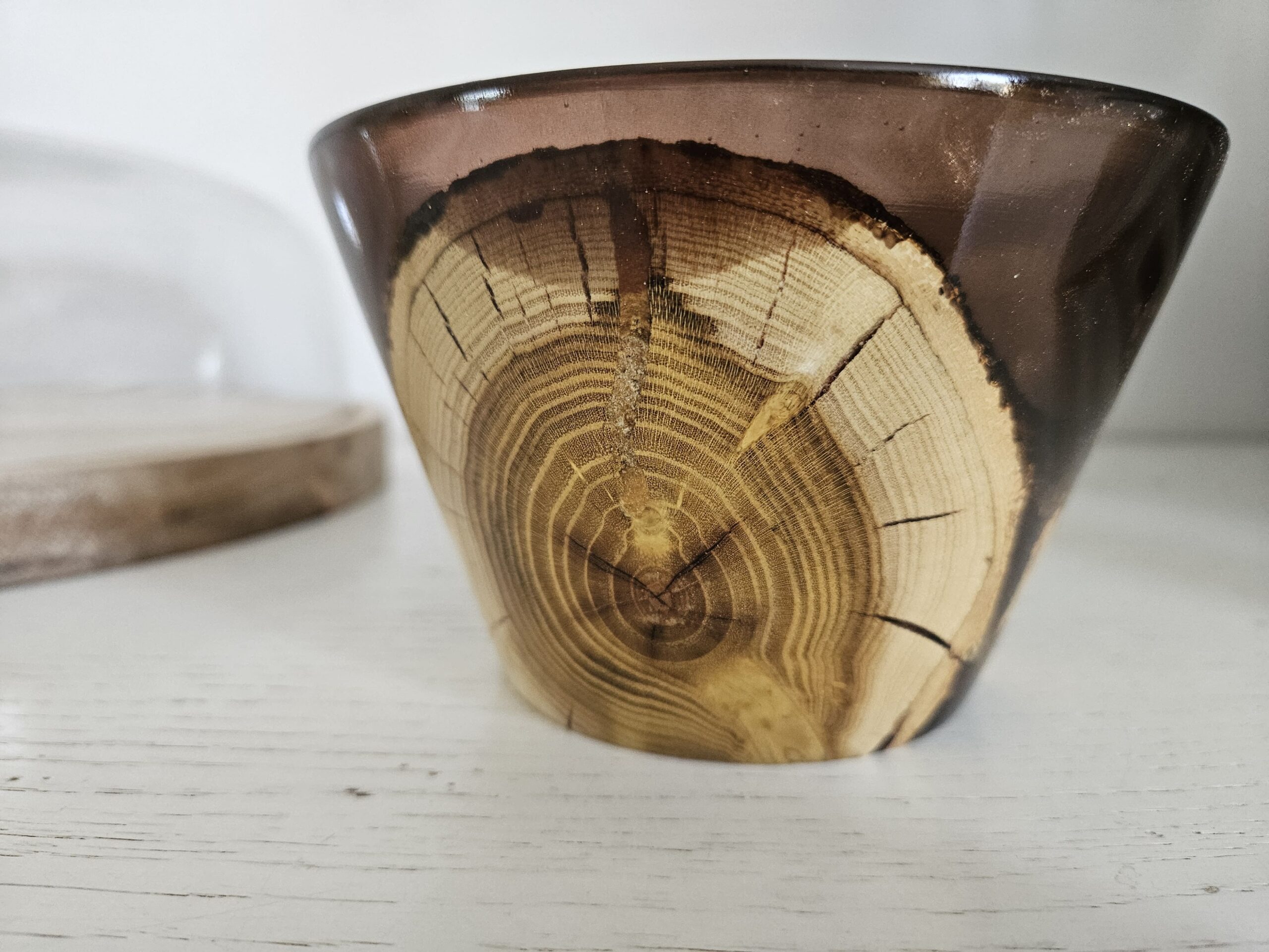 Bol en bois d'olivier et résine