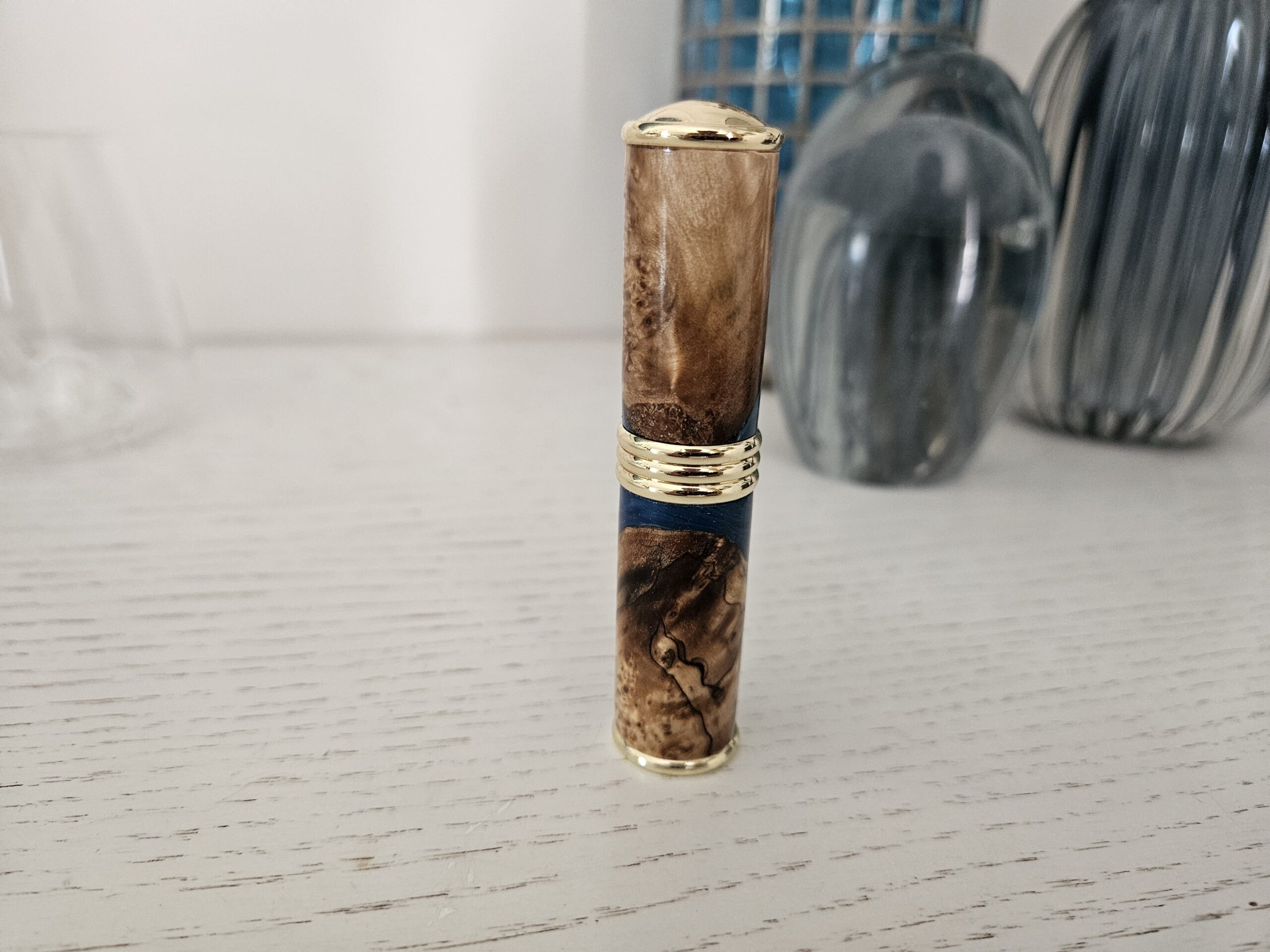 Atomiseur de parfum en bois et résine – Image 4