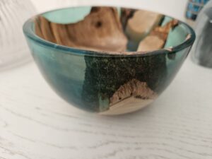 bol en bois d'olivier et résine