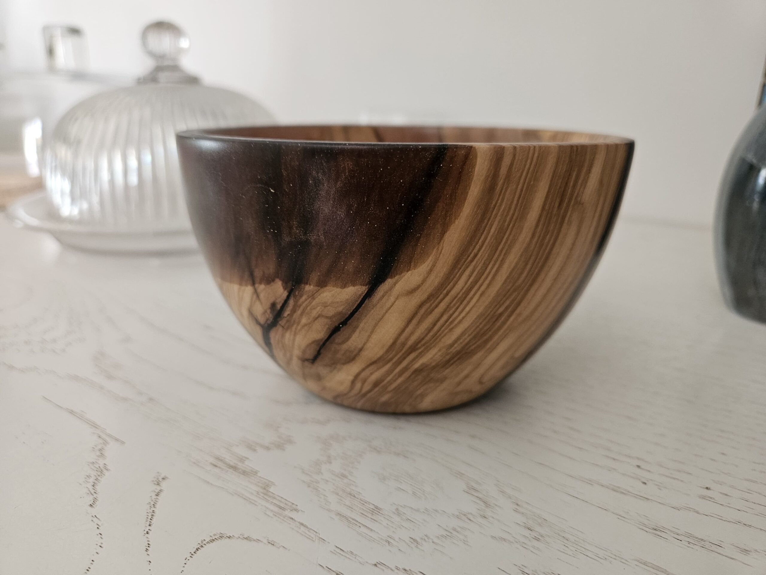 bol en bois d'olivier et résine