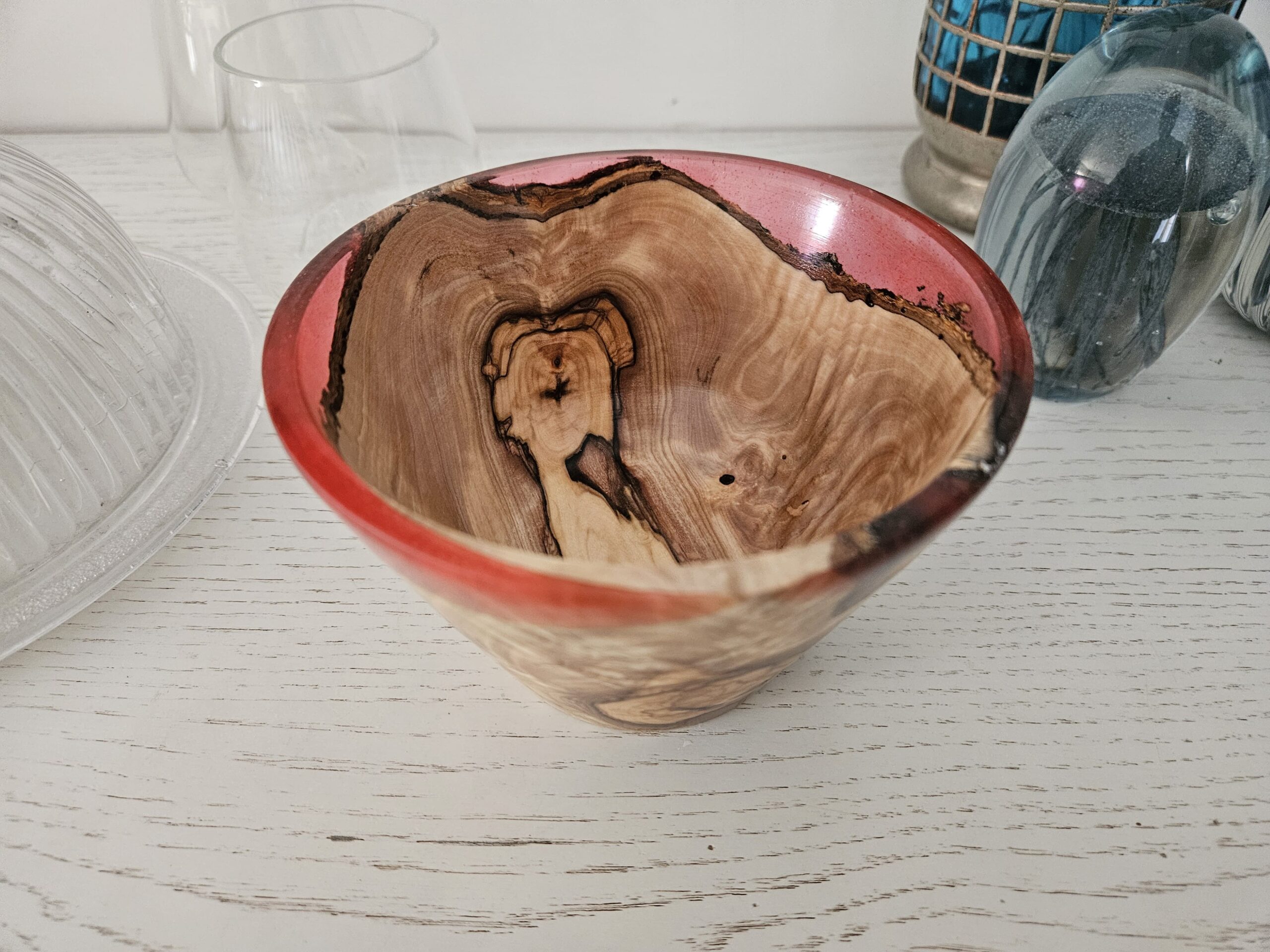 Bol en bois d'olivier et résine – Image 4