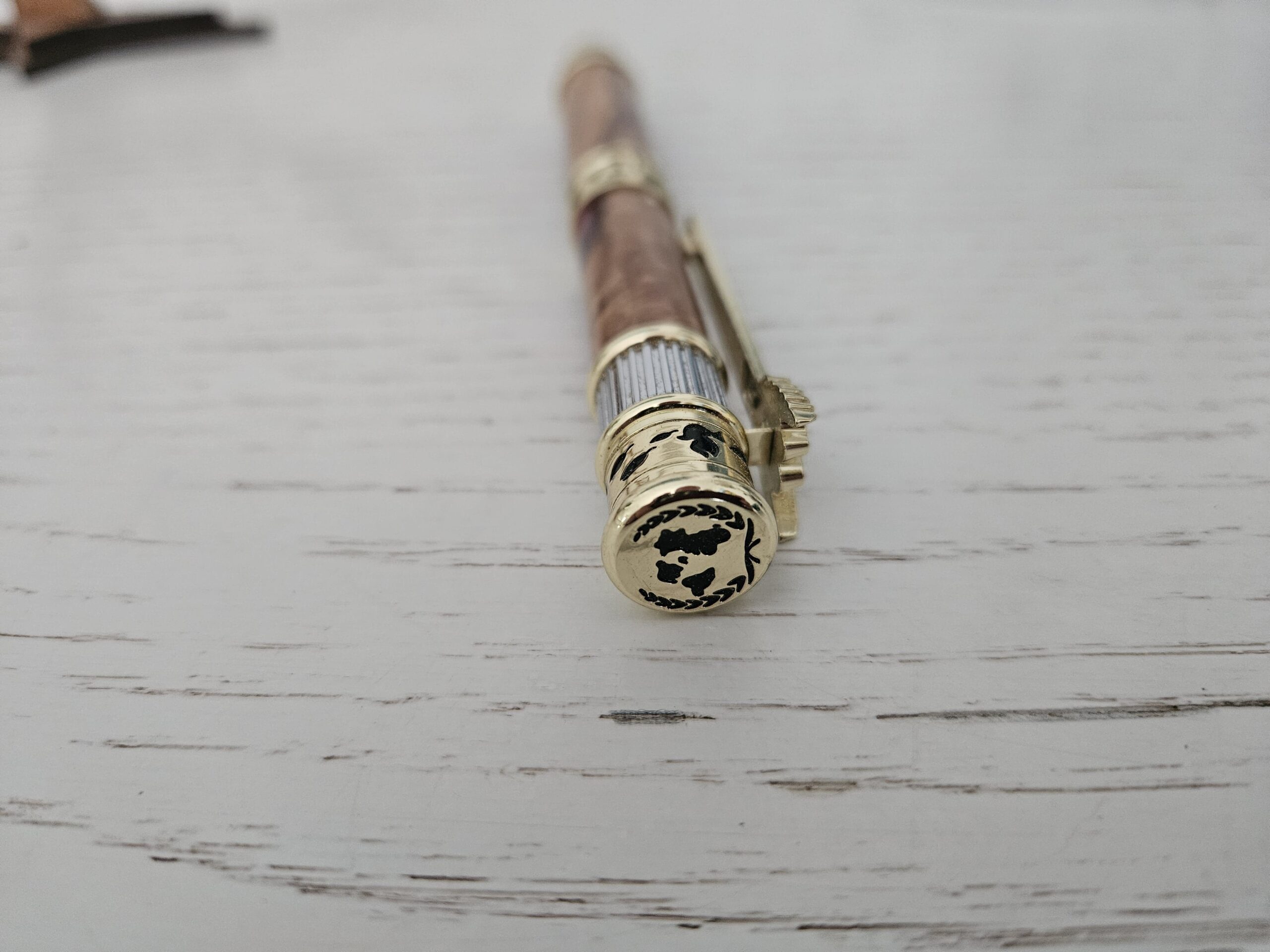 Stylo bille Paix et harmonie en bois d'olivier – Image 5
