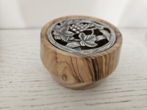 Pot pourri en bois d'olivier
