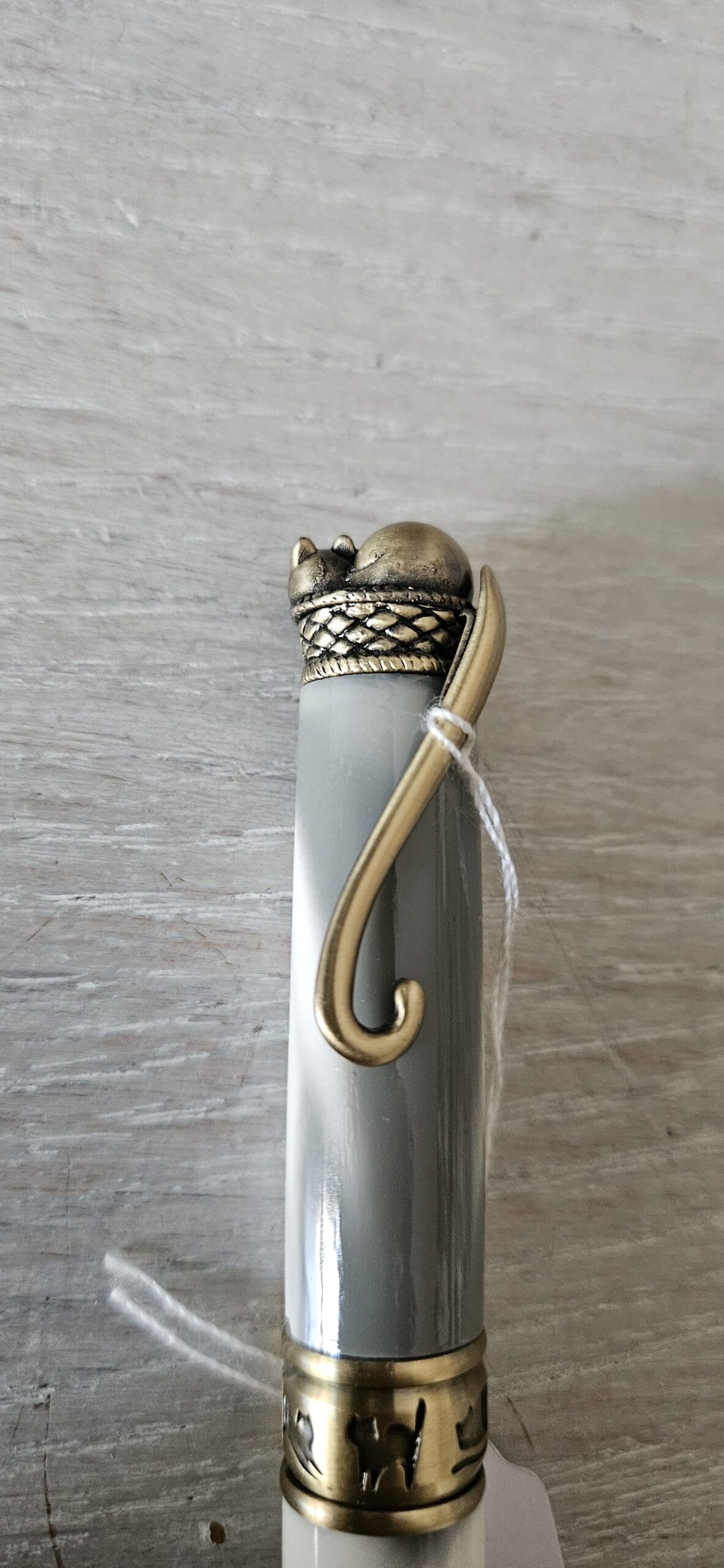 Stylo Chat – Élégance féline et artisanat raffiné