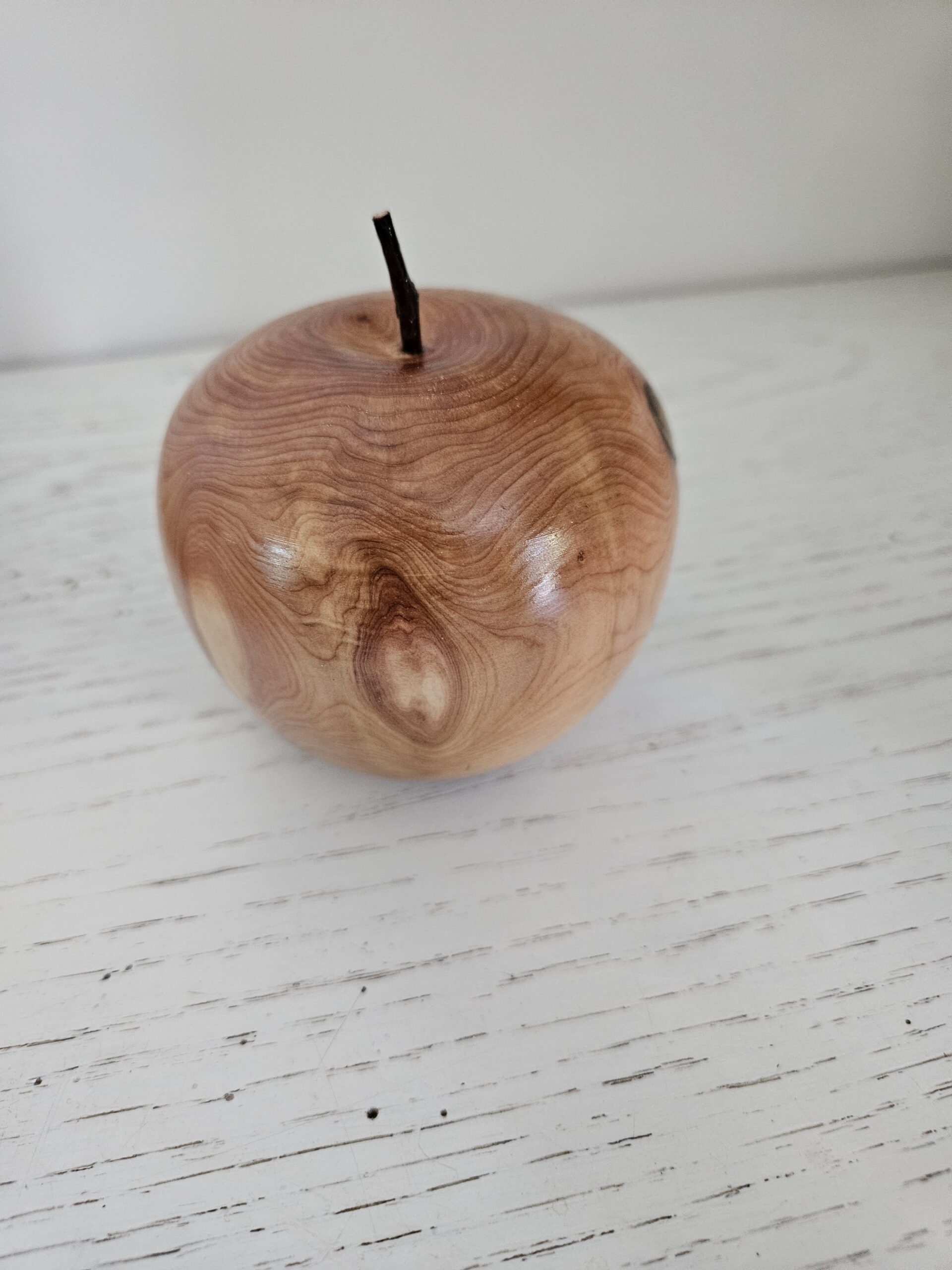 pomme en bois de cade